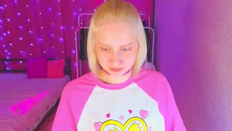 Snapshot of angellisss chatting on 01/15/26, 05:38 Cutie online show from 01/15/26, 05:38