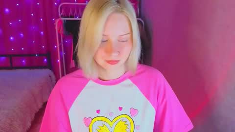 Snapshot of angellisss chatting on 02/09/26, 12:31 Cutie online show from 02/09/26, 12:31