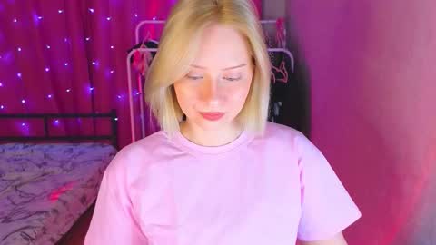 Snapshot of angellisss chatting on 03/08/26, 12:09 Cutie online show from 03/08/26, 12:09