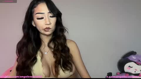 Snapshot of angelllsworlddd chatting on 09/20/25, 02:56 angel online show from 09/20/25, 02:56
