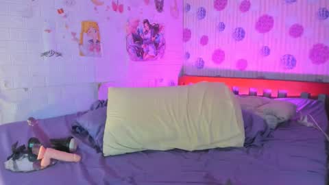 Snapshot of angelmoanster2 chatting on 11/14/25, 09:19 angel online show from 11/14/25, 09:19