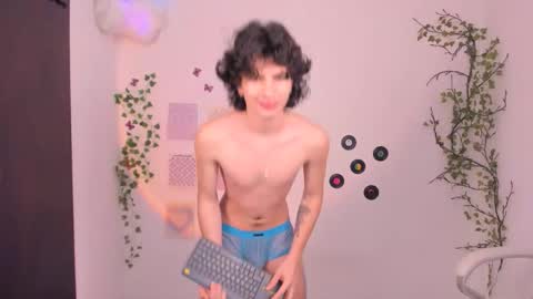 Snapshot of angelo_duarte chatting on 09/24/25, 06:11 Angel online show from 09/24/25, 06:11