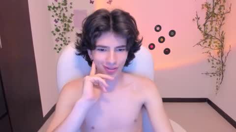 Snapshot of angelo_duarte chatting on 10/25/25, 09:53 Angel online show from 10/25/25, 09:53