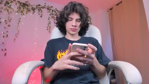 Angel online show from 02/18/26, 06:04