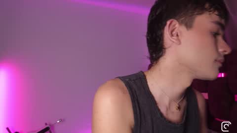 Angelo I work from home this is my room  online show from 09/17/25, 06:48