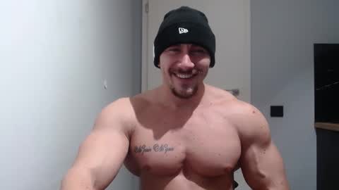  ------- SEX SHOW WITH GUYS AND GIRLS  MUSCLE SHOW online show from 01/04/25, 10:24