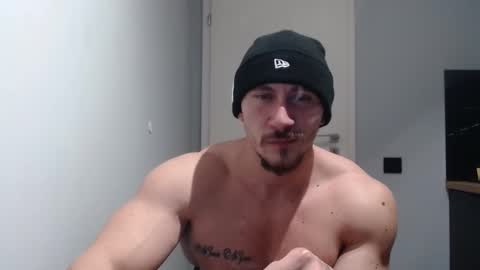  ------- SEX SHOW WITH GUYS AND GIRLS  MUSCLE SHOW online show from 01/08/25, 07:45