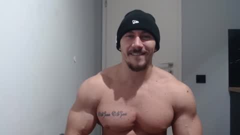  ------- SEX SHOW WITH GUYS AND GIRLS  MUSCLE SHOW online show from 01/18/25, 03:16