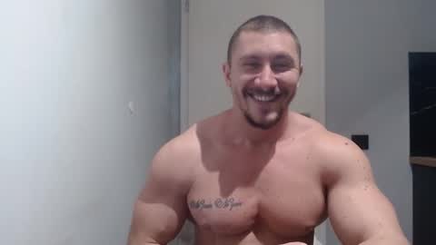  ------- SEX SHOW WITH GUYS AND GIRLS  MUSCLE SHOW online show from 03/10/25, 05:50