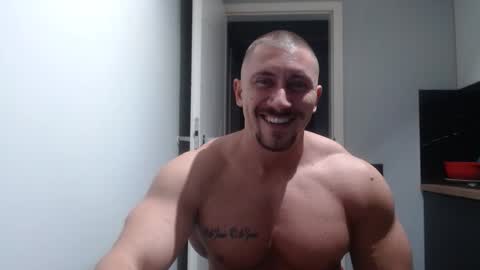 ------- SEX SHOW WITH GUYS AND GIRLS  MUSCLE SHOW online show from 11/05/25, 05:46