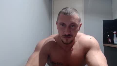  ------- SEX SHOW WITH GUYS AND GIRLS  MUSCLE SHOW online show from 12/18/25, 02:45