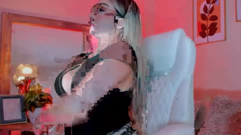 Snapshot of angelrose2323 chatting on 04/05/26, 12:19 angelrose2323 online show from 04/05/26, 12:19