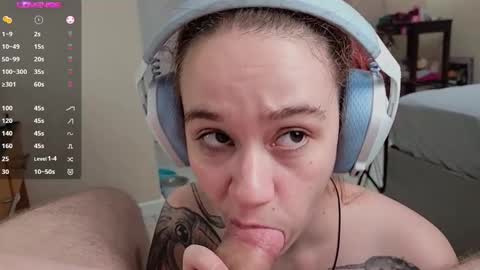 Snapshot of angels_fuck chatting on 02/27/25, 03:25 Chau Mist online show from 02/27/25, 03:25