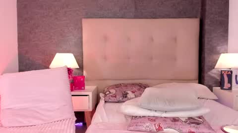 Angela online show from 05/02/26, 03:17