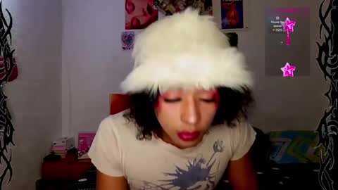 Snapshot of angelsdustxxx chatting on 12/24/24, 06:00 online show from 12/24/24, 06:00