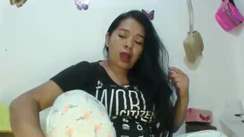 Snapshot of angelsexylatina chatting on 04/28/26, 12:20 rebeca online show from 04/28/26, 12:20