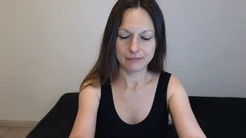 Snapshot of angelslive99 chatting on 07/22/26, 11:57 Giulia online show from 07/22/26, 11:57