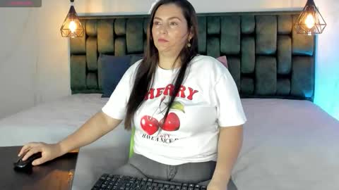 ANGIE online show from 09/08/25, 03:00