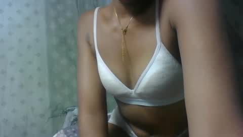 angeltta69 online show from 04/29/26, 08:04