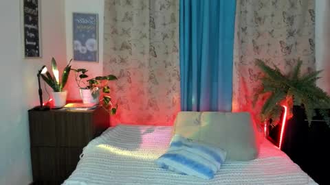 angelwhitte online show from 11/21/25, 11:25