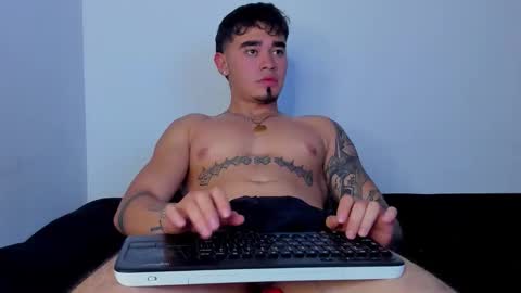 Snapshot of angelx_fox chatting on 10/07/25, 11:35 Angel Fox online show from 10/07/25, 11:35