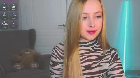  Im Chloe  i do FLASH BOOBS for new fan club online show from 04/28/26, 11:43