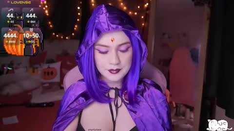 Snapshot of angelytaxx chatting on 10/26/25, 05:35 Angel online show from 10/26/25, 05:35