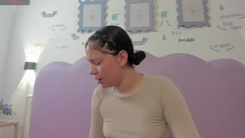 Snapshot of anggelbunny_ chatting on 08/04/26, 12:52 Anggel online show from 08/04/26, 12:52