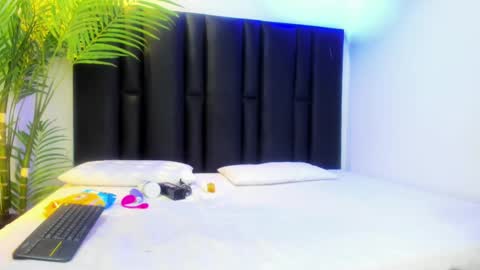 Snapshot of angi_lozano chatting on 09/24/25, 11:19 angi_lozano online show from 09/24/25, 11:19