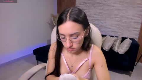 angie_smith_x online show from 06/19/26, 11:03