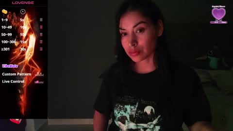 Snapshot of angiebaxter chatting on 11/05/25, 11:49 Angiebaxt online show from 11/05/25, 11:49