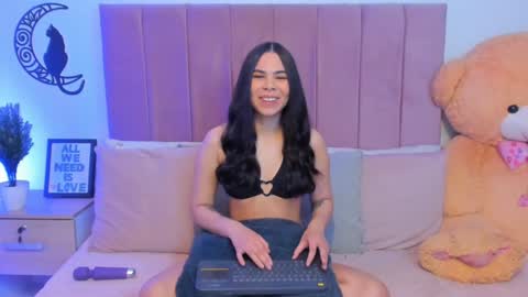 Snapshot of angiegriffin chatting on 02/04/25, 03:44 Milo ---- online show from 02/04/25, 03:44