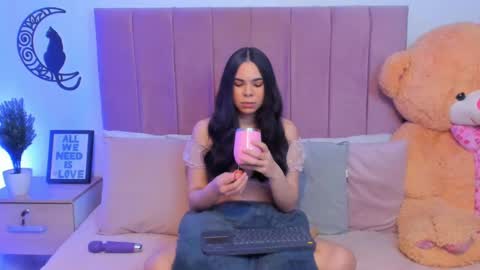 Snapshot of angiegriffin chatting on 02/19/25, 03:39 Milo ---- online show from 02/19/25, 03:39