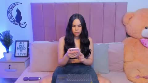 Snapshot of angiegriffin chatting on 03/01/25, 03:32 Milo ---- online show from 03/01/25, 03:32