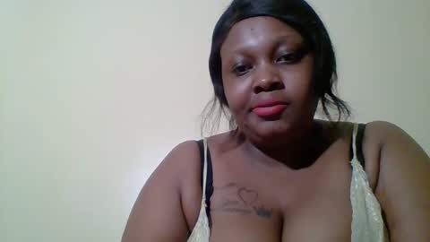 Snapshot of angienew chatting on 10/31/25, 09:38 Angie online show from 10/31/25, 09:38