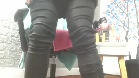 angierot2025 online show from 10/10/25, 01:59