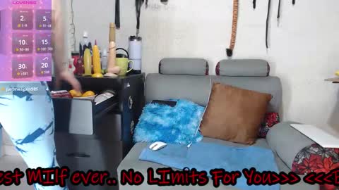 angierot2025 online show from 12/20/25, 04:08