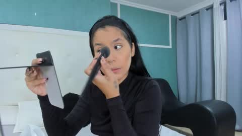 Ania online show from 11/22/25, 10:09