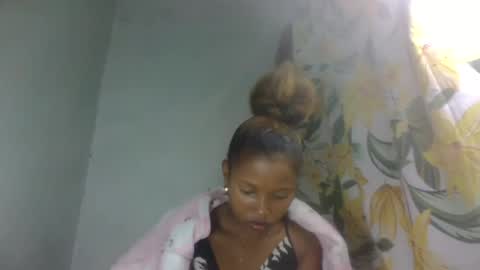 Snapshot of anichamarie0 chatting on 07/20/26, 12:18 anichamarie0 online show from 07/20/26, 12:18