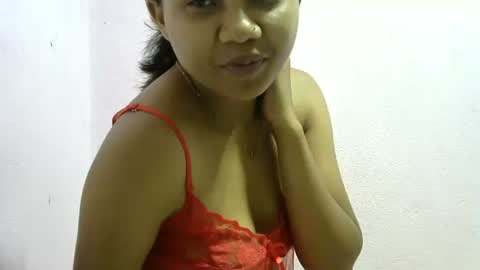 Snapshot of anielah chatting on 11/11/25, 04:29 anielah online show from 11/11/25, 04:29