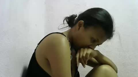 Snapshot of anielah chatting on 12/15/25, 11:58 anielah online show from 12/15/25, 11:58