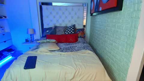 laura  online show from 02/10/25, 12:41