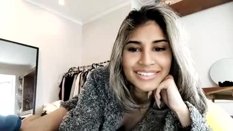 Snapshot of aniishaa chatting on 02/12/25, 10:24 anisha online show from 02/12/25, 10:24