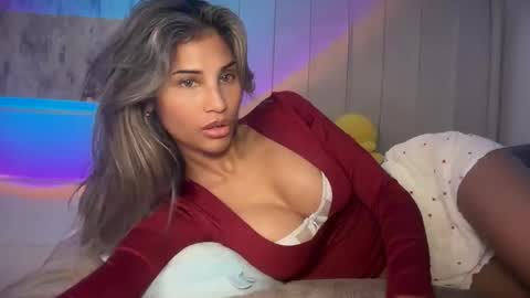 Snapshot of aniishaa chatting on 10/13/25, 10:26 anisha online show from 10/13/25, 10:26