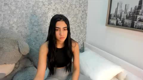 anika_h online show from 03/25/26, 12:11