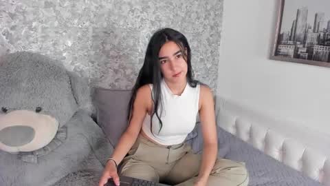 anika_h online show from 04/08/26, 12:27