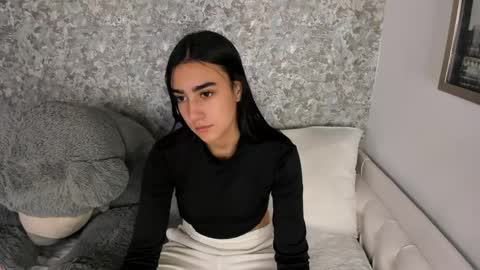 anika_h online show from 04/28/26, 12:10