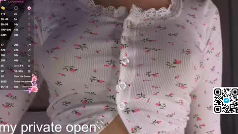 Snapshot of anika_heir chatting on 11/15/25, 03:19 Alice online show from 11/15/25, 03:19