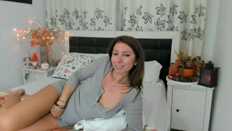 Snapshot of anissia25 chatting on 10/07/25, 01:41 Anisia online show from 10/07/25, 01:41