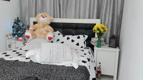 Snapshot of anissia25 chatting on 01/15/26, 02:43 Anisia online show from 01/15/26, 02:43